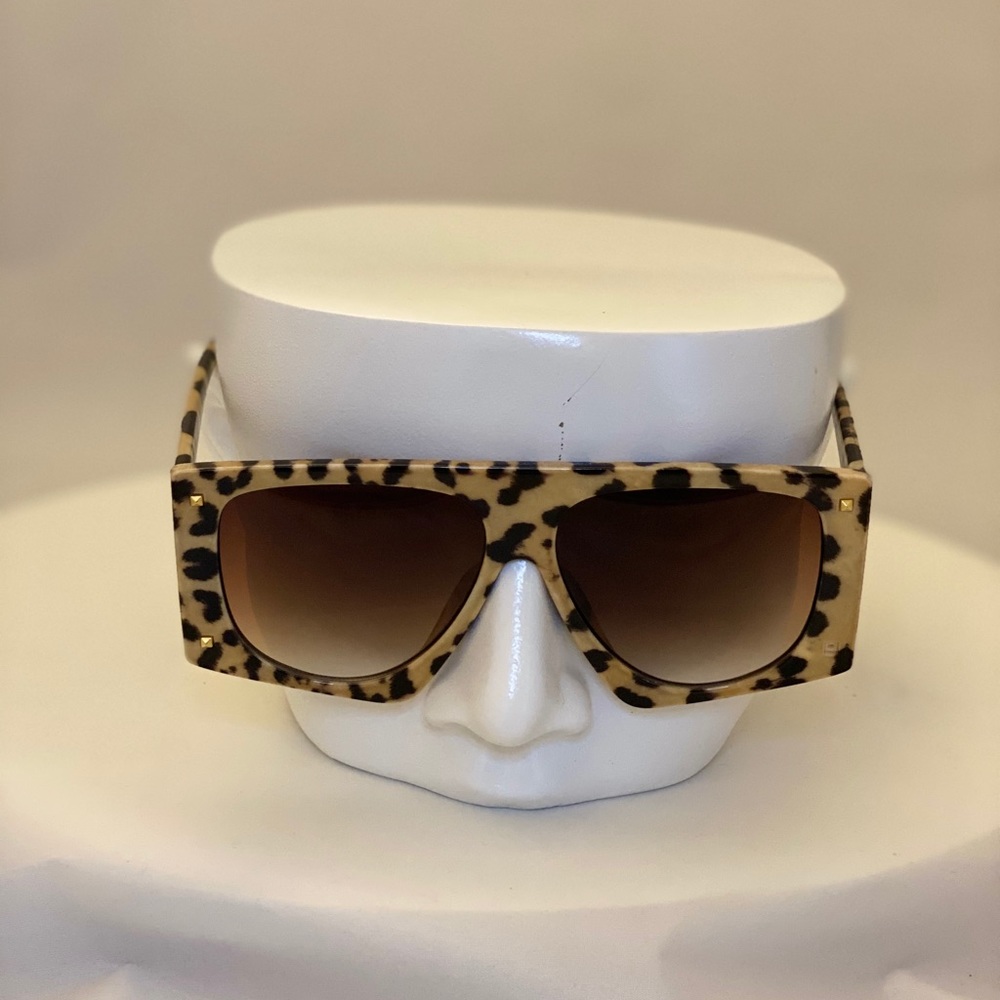 Cheetah Print Bold Sunglasses